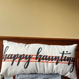 HAPPY HAUNTING PILLOW!